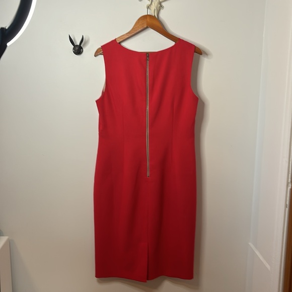 Beautiful Tahari formal dress - Picture 4 of 7